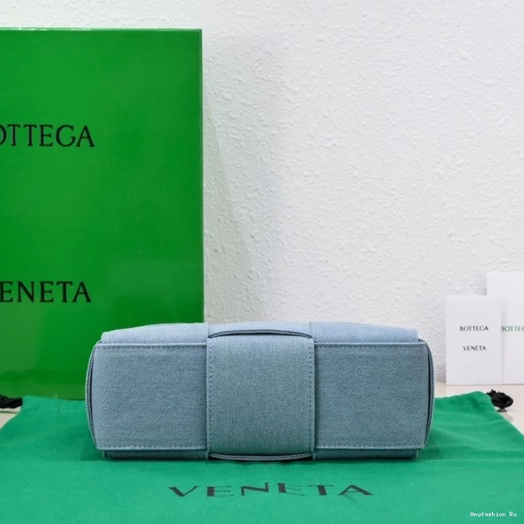 Versatile 68052 Bottega Shopping Bags Veneta 0819